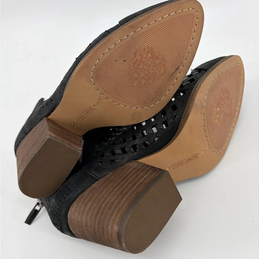 Vince Camuto Neeja Perforated Black Leather Ankle Booties Size 7M Western, NWOT‎